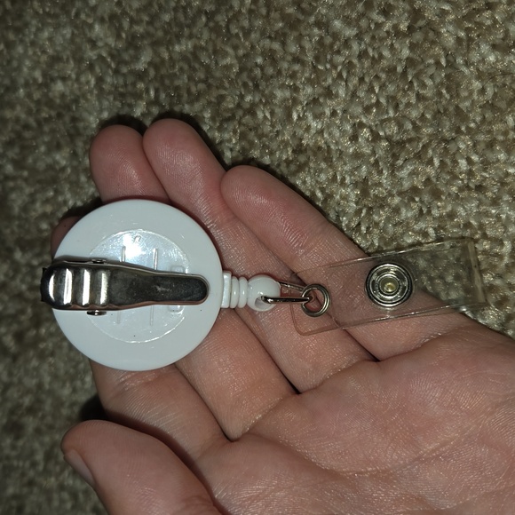 Finding Nemo Squirt badge - Picture 2 of 2